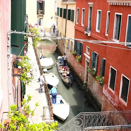 Charming Canal View San Marco Apartment-2